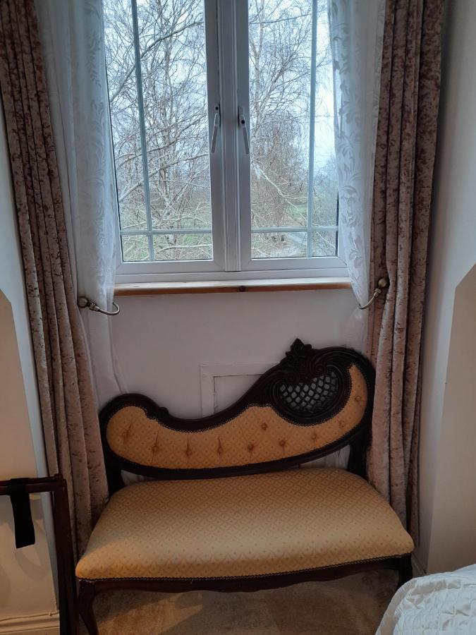 Annaswood B&B Cahir Extérieur photo