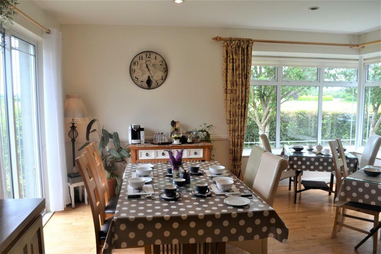 Annaswood B&B Cahir Extérieur photo